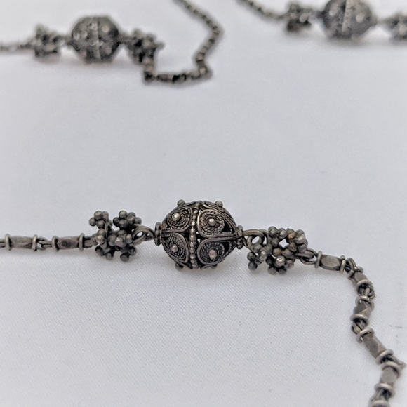 *SOLD* Antique Ladakhi Bedouin filigree amulet pendant ball & bar link necklace - Picture 8 of 10